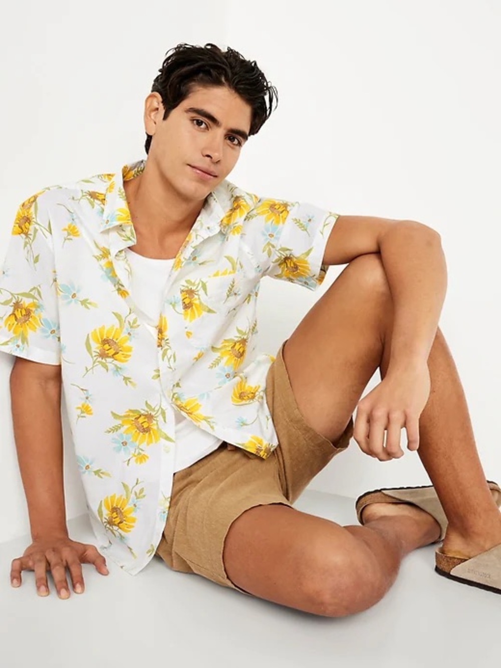 Old Navy White Floral Short-Sleeve Button-Up Shirt with Yellow Sunflower Print